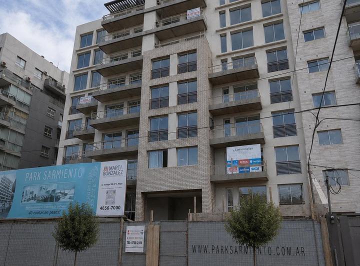 Desarrollo vertical , La Matanza · Park Sarmiento - Estudio Crespi