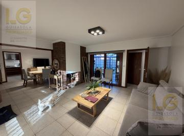 Casa · 199m² · 4 Ambientes · 1 Cochera · Casa en Venta de 4 Ambientes