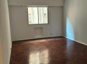 Departamento de 2 ambientes, Recoleta · Departamento de Época en Pleno Barrio Norte