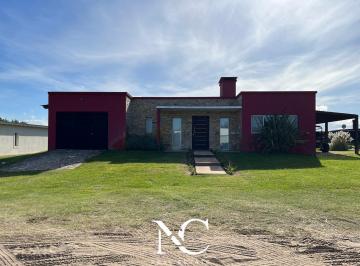 Casa · 186m² · 4 Ambientes · 2 Cocheras · Casa en Venta en Costa Esmeralda, con Gas Natural