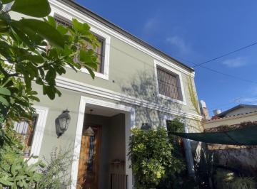 Casa · 231m² · 4 Ambientes · 1 Cochera · Venta Casa Colonial 4 Amb C/ Pileta - Jardin - Quincho - Terraza - San Isidro La Calabria - Permuta