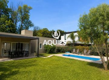 Casa · 180m² · 4 Ambientes · 2 Cocheras · Casa en Venta en Los Olmos