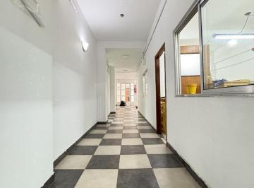 Oficina comercial · 245m² · 5 Ambientes · Oficina / Local Al Frente. 245 m²
