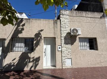 Casa · 120m² · 5 Ambientes · Casa en Barrio Sargento Cabral