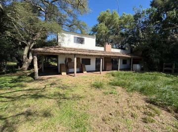 Quinta vacacional · 100m² · 2 Dormitorios · Alquiler Sobre El Arroyo Leyes