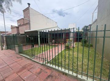 Casa · 171m² · 4 Ambientes · 1 Cochera · Casa en Venta Muy Bien Ubicada en Santo Tomé!