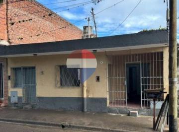 Casa · 148m² · 7 Ambientes · Venta Casa 5 Dorm. B° San Pedrito