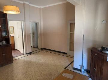 Casa · 100m² · 4 Ambientes · 1 Cochera · Casa Al Frente en PH a La Venta S/urquiza