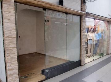 Local comercial · 30m² · Alquiler Local en Moron