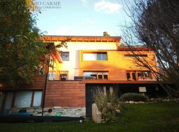 Casa · 170m² · 6 Ambientes · 2 Cocheras · Casa 6 Ambientes - con Vista Al Lago Amplio Jardin con Riego Quincho Deck Venta en Bariloche