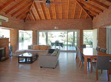 Casa · 139m² · 4 Ambientes · 1 Cochera · Casa en Venta, en Country Club Los Cardales.