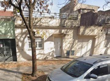 Casa · 305m² · 5 Ambientes · 1 Cochera · Casa o Lote en Venta Parque Avellaneda 8,66 X 58