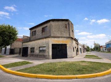 Casa · 105m² · 5 Ambientes · 1 Cochera · Venta Casa 4 Amb 2 Baños V. Dominico Garage