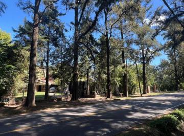 Quinta vacacional · 150m² · 6 Dormitorios · 1 Cochera · Venta Quinta 6 Amb Sobre Lote 1940 m² Tortuguitas