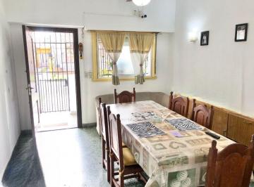 Casa · 90m² · 3 Ambientes · 1 Cochera · Casa Venta 3 Ambientes C/cochera y Patio Arbolado