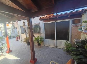 Casa · 160m² · 3 Ambientes · 1 Cochera · Casa en Venta 3 Amb con Depto y Quincho Lavallol