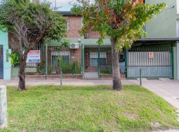 Casa · 106m² · 4 Ambientes · 1 Cochera · Venta Casa Dos Plantas con Parque Monte Grande