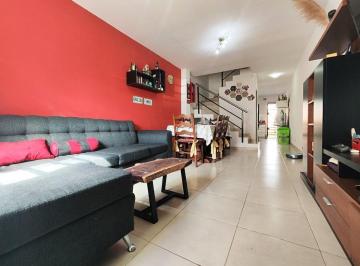 Casa · 72m² · 3 Ambientes · 2 Cocheras · Dúplex 3 Amb en Venta - Ituzaingó - Cocheras Patio