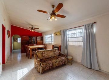 Casa · 126m² · 3 Ambientes · 1 Cochera · Casa en Venta Fisherton