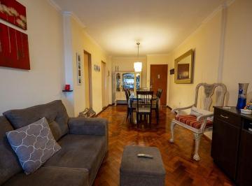 Departamento · 67m² · 4 Ambientes · Departamento en Venta Tres Dorm. B° Martin