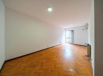 Departamento · 80m² · 4 Ambientes · Departamento en Venta Centro Tres Dorm.