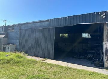 Bodega-Galpón · 243m² · Venta Galpon con Dos Oficinas Barrio Villa Cornu