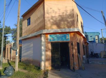 Departamento · 141m² · 2 Ambientes · 1 Cochera · Se Vende 3 Locales + Departamento de 2 Dorm.