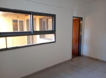 Departamento · 54m² · 3 Ambientes · Venta Dpto 3 Amb en Gral San Martín. Patio Propio.