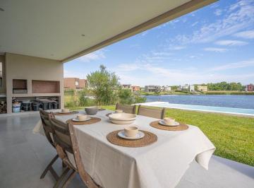 Casa · 160m² · 5 Ambientes · 3 Cocheras · Venta "Vista Laguna " Santa Ana Villanueva