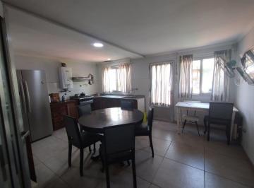 Casa · 167m² · 5 Ambientes · 1 Cochera · Venta de Casa de 3 Dorm. con Coch. en B° Sur