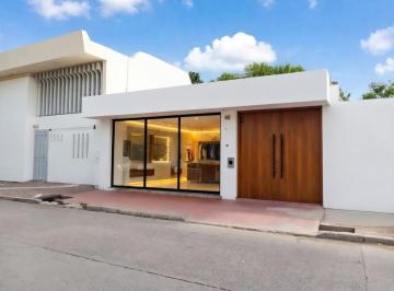 Casa · 190m² · 7 Ambientes · 1 Cochera · Alquiler Casa y Salones Más Salon Comercial.