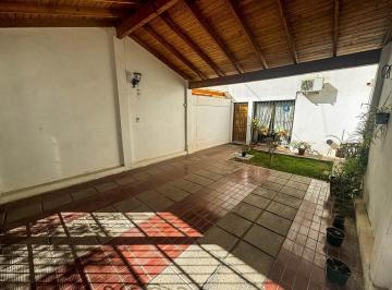 Casa · 143m² · 4 Ambientes · 2 Cocheras · Venta Duplex en Guaymallén