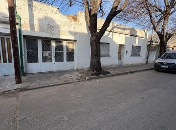 Casa · 92m² · 3 Ambientes · 1 Cochera · Venta de Casa en Barrio Tablada con Cochera