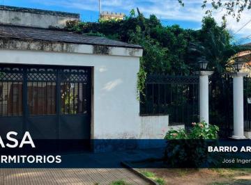 Casa · 175m² · 4 Ambientes · 1 Cochera · Casa en Venta 3 Dorm. con Pileta Arroyito