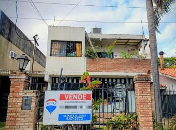 Casa · 310m² · 4 Ambientes · 2 Cocheras · Venta Casa La Florida y Local Comercial, Cochera