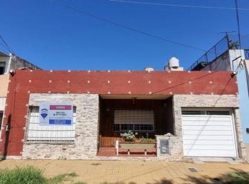 Casa · 198m² · 5 Ambientes · 2 Cocheras · Venta Casa 5 Ambientes en San Andrés Apta Crédito
