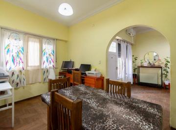 Casa · 127m² · 5 Ambientes · 1 Cochera · Casa en Venta en Olivos 5 Ambientes
