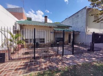 Casa · 75m² · 3 Ambientes · 1 Cochera · Casa 3 Amb, Jardín, Galería, Cochera, Bella Vista