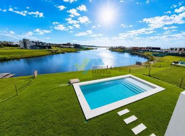 Casa · 280m² · 8 Ambientes · 1 Cochera · Casa con Pileta a La Laguna - Costas Puertos del Lago