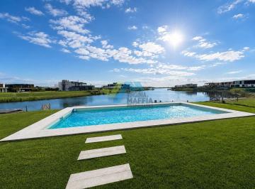 Casa · 280m² · 8 Ambientes · 1 Cochera · Casa en Dos Plantas con Pileta a La Laguna - Costas Puertos del Lago