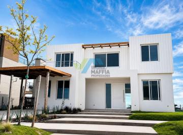 Casa · 280m² · 8 Ambientes · 1 Cochera · Casa con Pileta a La Laguna - Costas Puertos del Lago