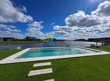 Casa · 280m² · 8 Ambientes · 1 Cochera · Casa con Pileta a La Laguna - Costas Puertos del Lago