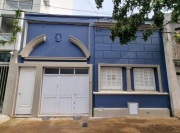 Casa · 199m² · 9 Ambientes · 1 Cochera · Venta Casa con Departamento