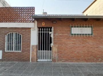Casa · 77m² · 4 Ambientes · Venta Casa 2 Dorm y Patio en Barrio Candioti