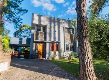 Casa · 142m² · 5 Ambientes · 2 Cocheras · Casa en Venta en El Pinar