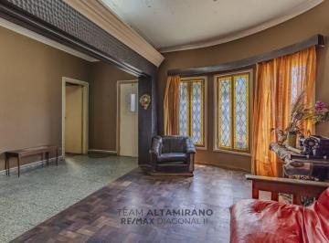 Casa · 180m² · 4 Ambientes · 1 Cochera · Casa en Venta 3 Dorm. en La Plata