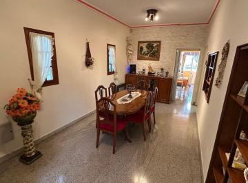 Casa · 175m² · 7 Ambientes · 1 Cochera · Casa 2/3 Dorm - Pileta - Cochera Barrio Sur