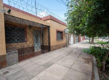 Casa · 156m² · 4 Ambientes · 2 Cocheras · Se Vende Casa a 100 m de Aristóbulo del Valle