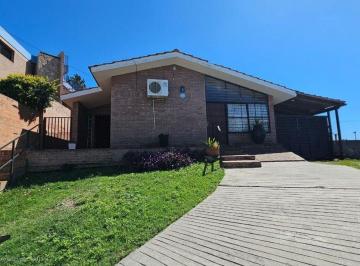 Casa · 237m² · 6 Ambientes · 1 Cochera · Venta Casa 3 Dorm con Pileta Villa Carlos Paz