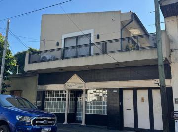 Casa · 182m² · 2 Ambientes · 1 Cochera · Venta Casa con Local Villa Lynch San Martin